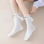 Chaussettes qui se tiennent la main 4