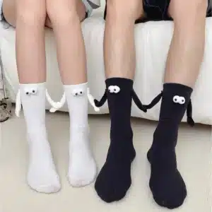 Chaussettes qui se tiennent la main 1